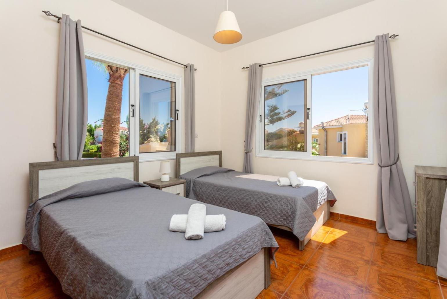 Queens Paradise 1 Peyia Ngoại thất bức ảnh