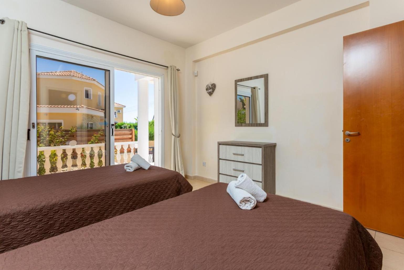 Queens Paradise 1 Peyia Ngoại thất bức ảnh