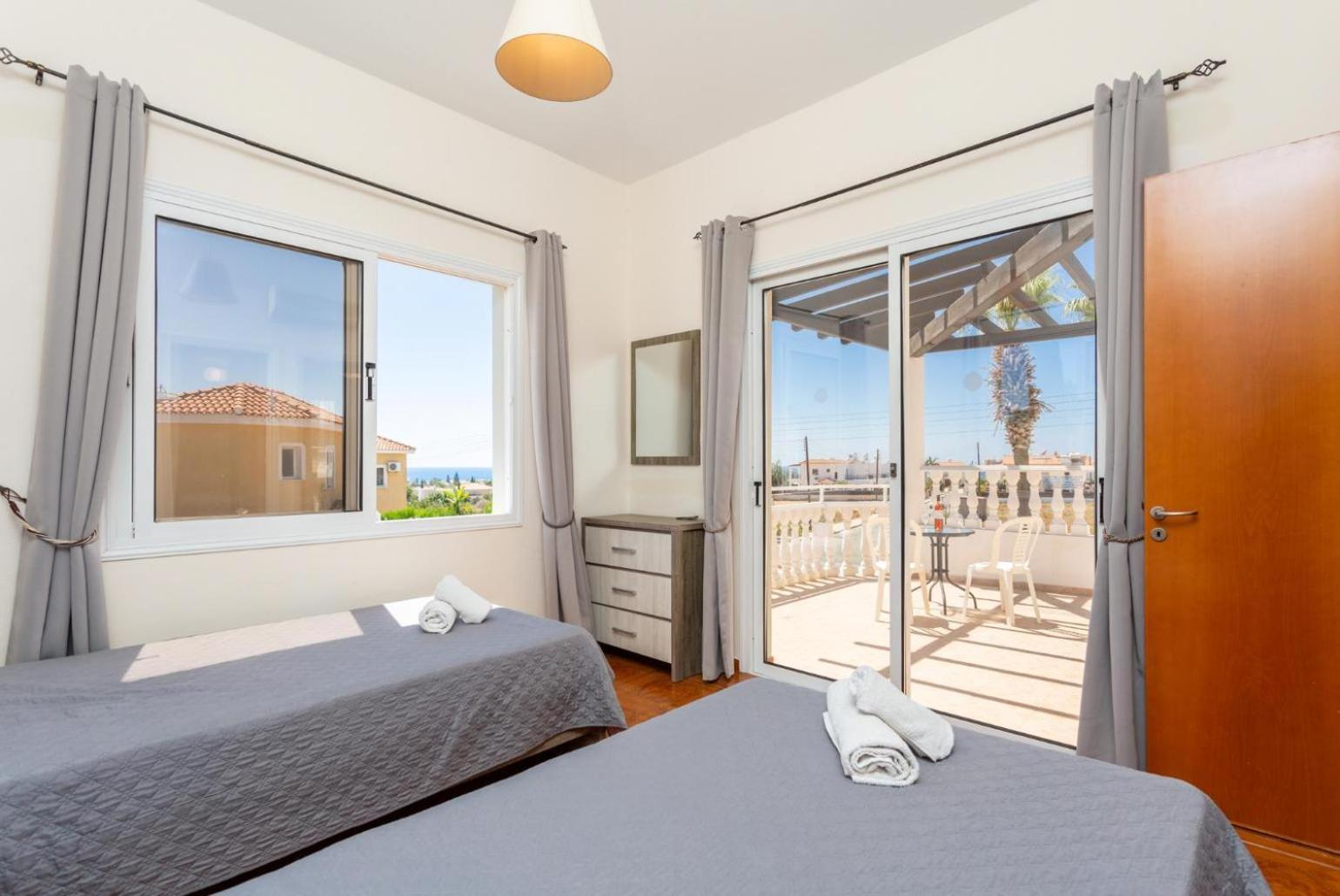 Queens Paradise 1 Peyia Ngoại thất bức ảnh
