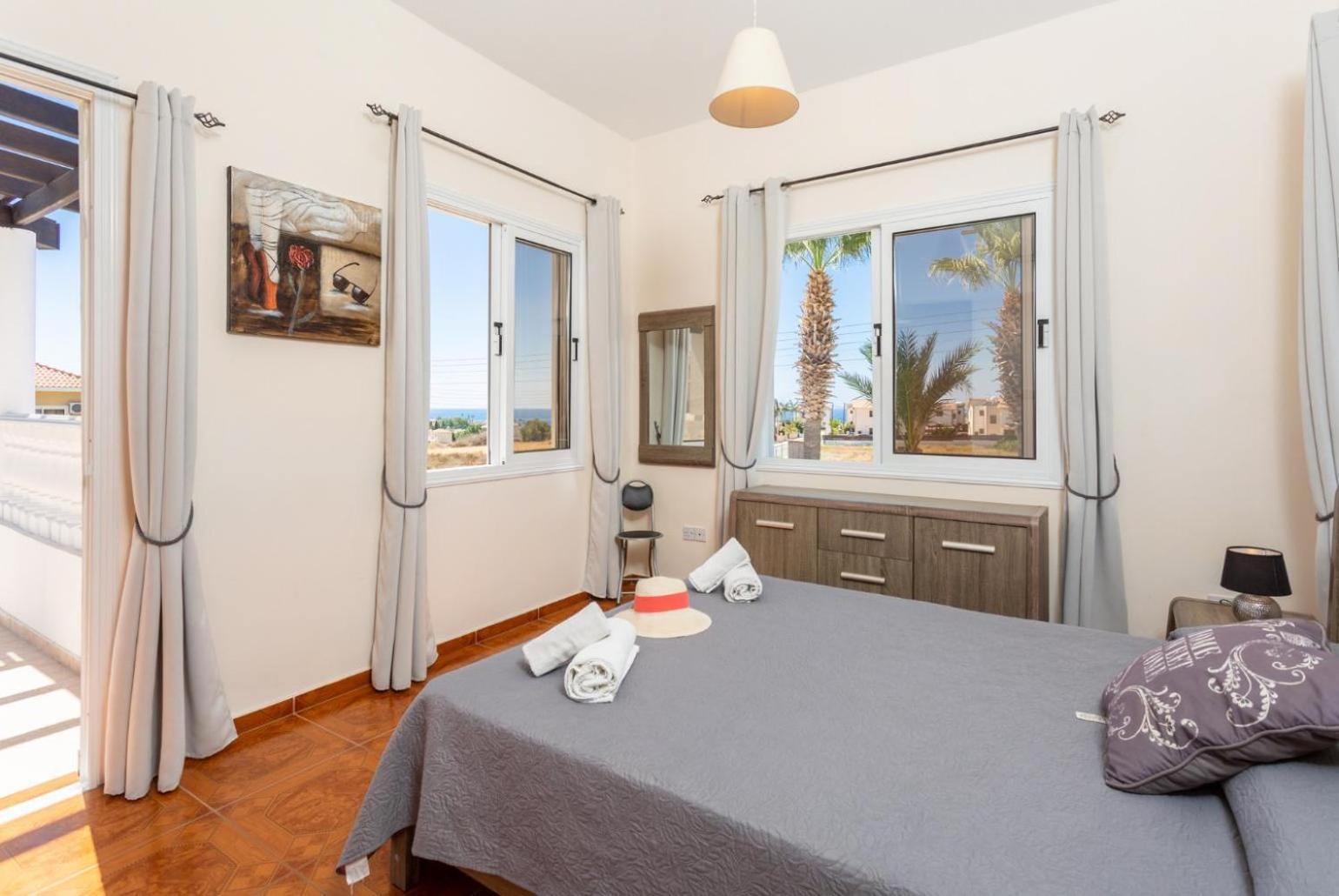 Queens Paradise 1 Peyia Ngoại thất bức ảnh
