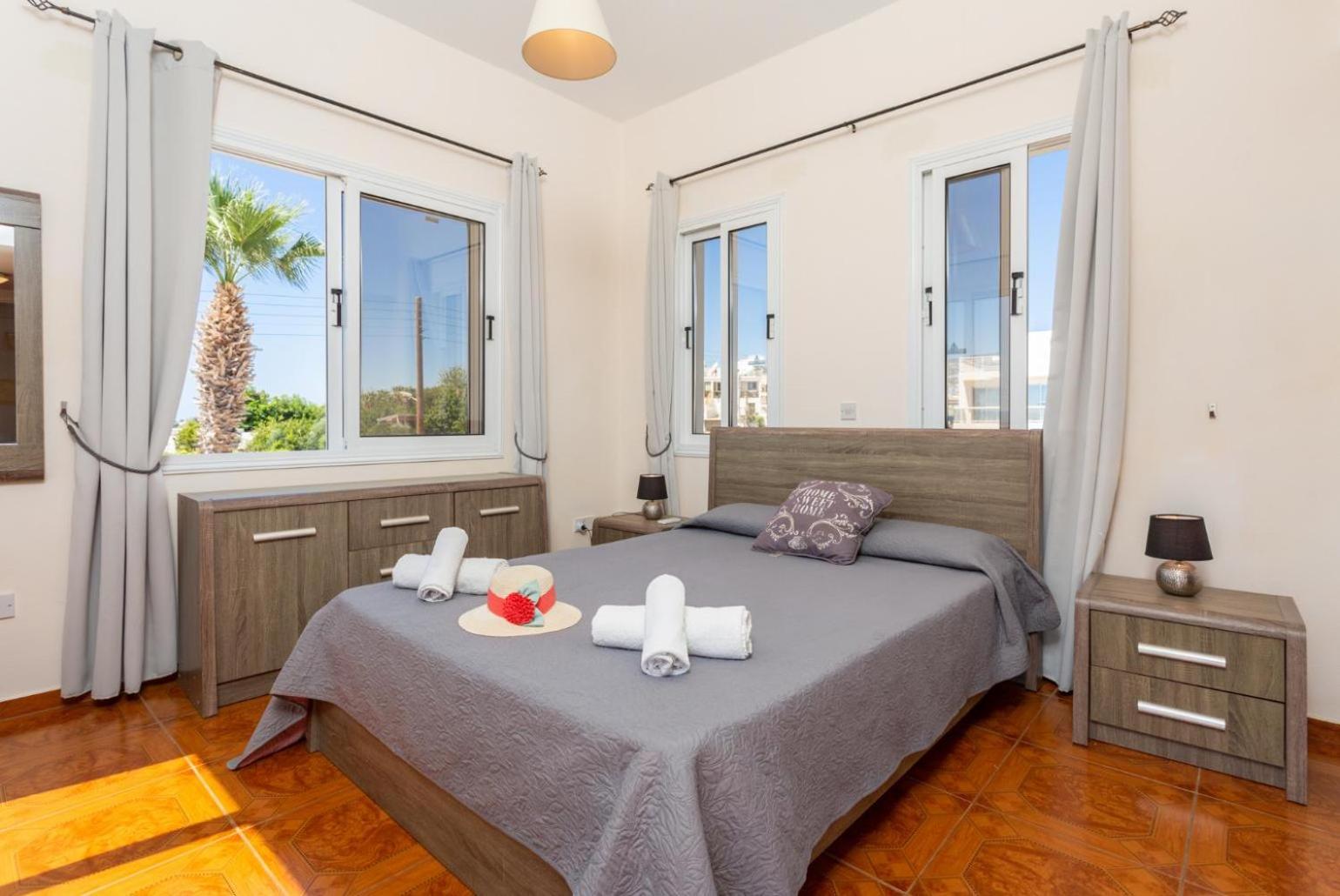 Queens Paradise 1 Peyia Ngoại thất bức ảnh